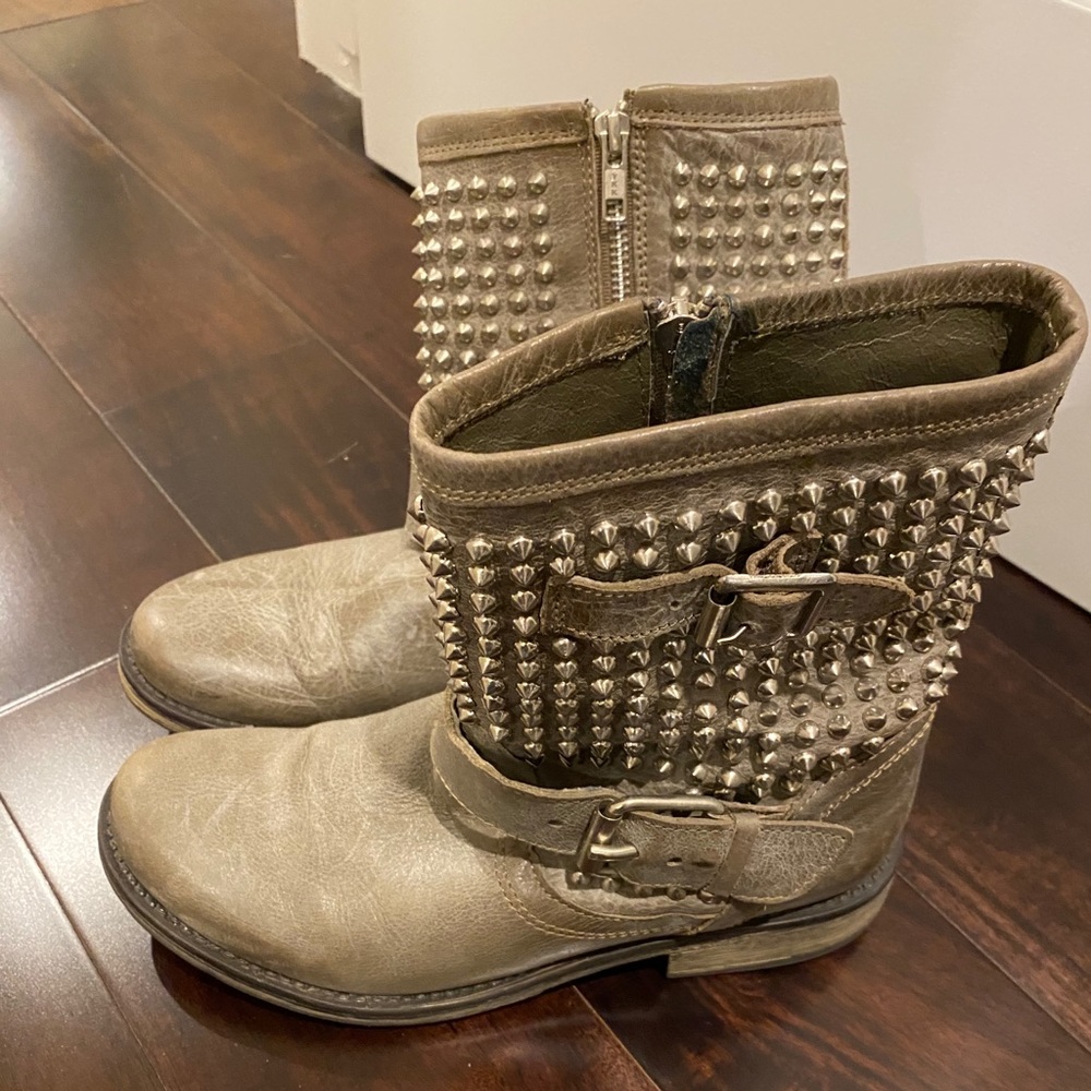 Steve Madden Taupe Studded Boots Mid-Calf size 8